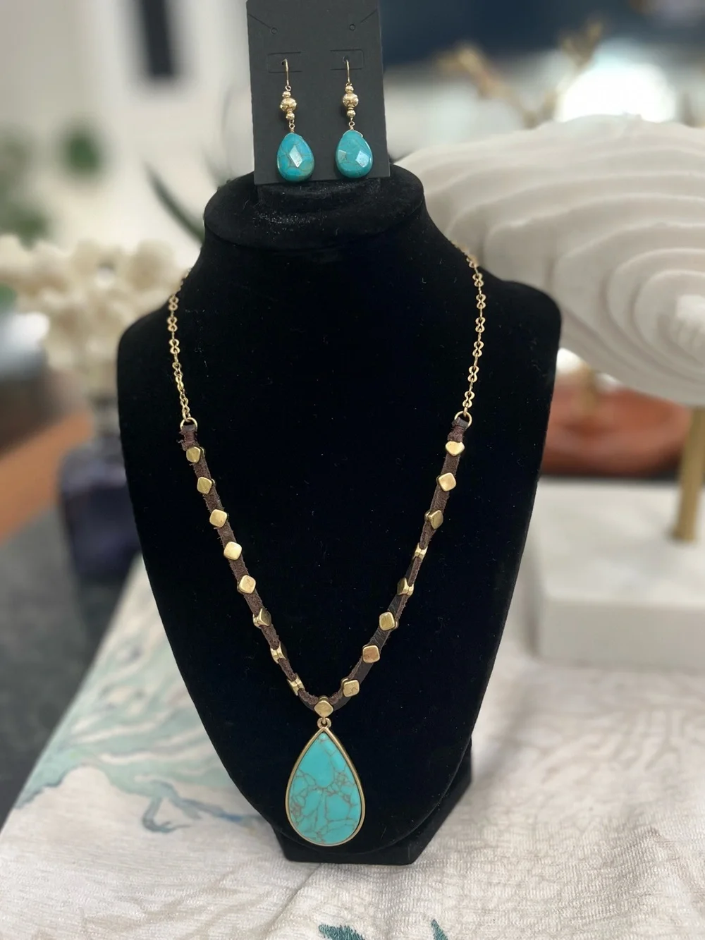 Brand New! Lucky Brand Gold Tone Faux Turquoise Pendant Necklace and Earrings